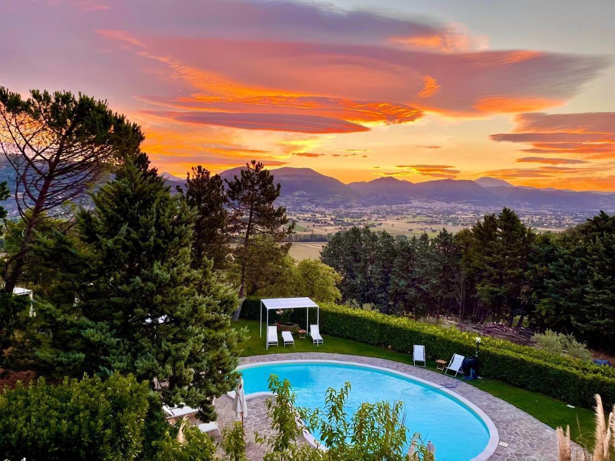 La Panoramica Gubbio - Maison De Charme - Casette E Appartamenti Self Catering Per Vacanze Meravigliose! 외부 사진